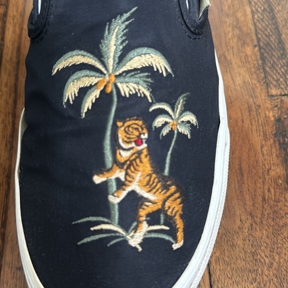 Vans Embroidered Tiger and Floral  Slip-On  Black Nylon Shoes Sneakers size 8 - Picture 4 of 16